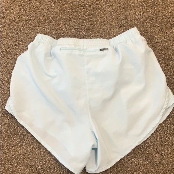 Nike running shorts - Picture 2 of 3